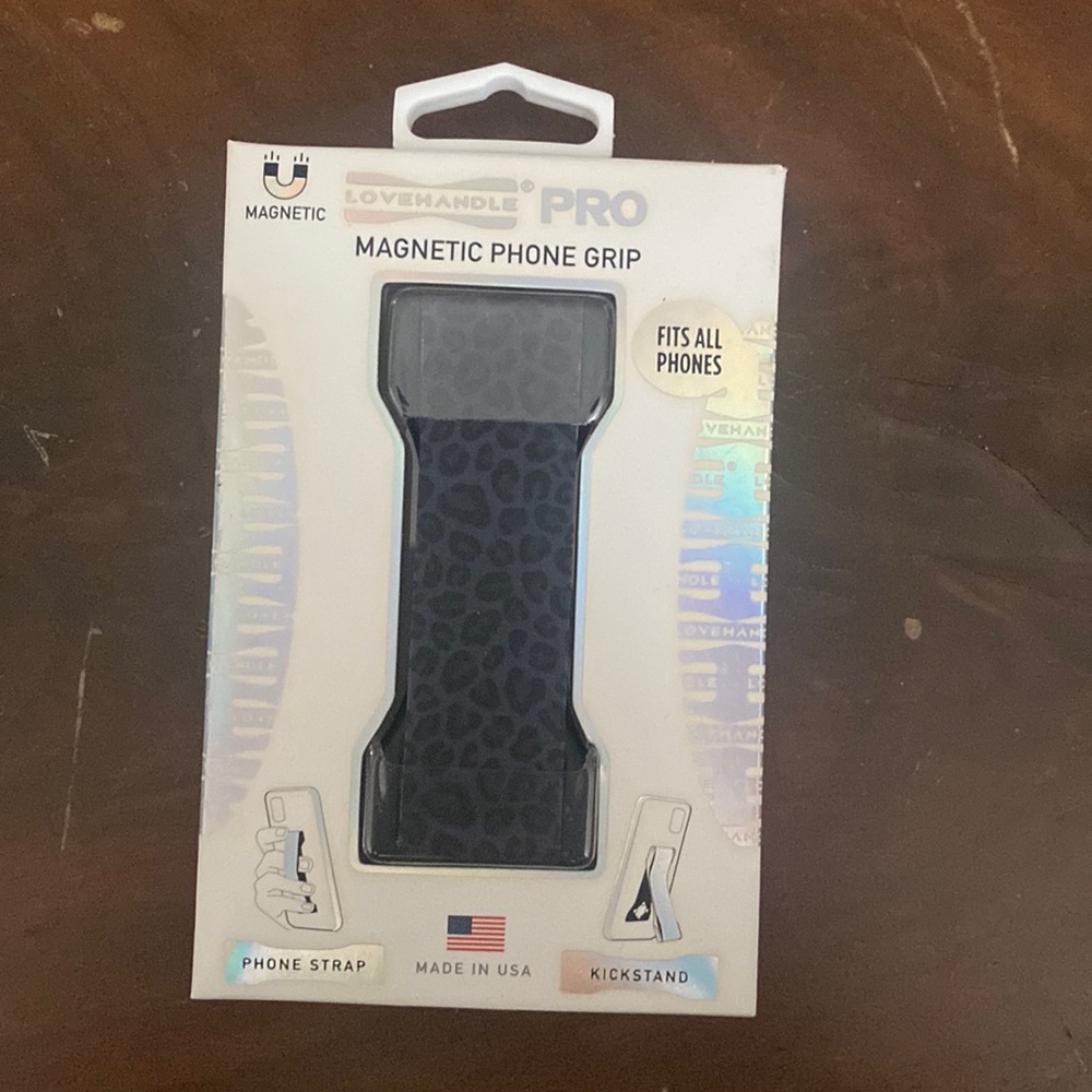 Magnetic phone grip